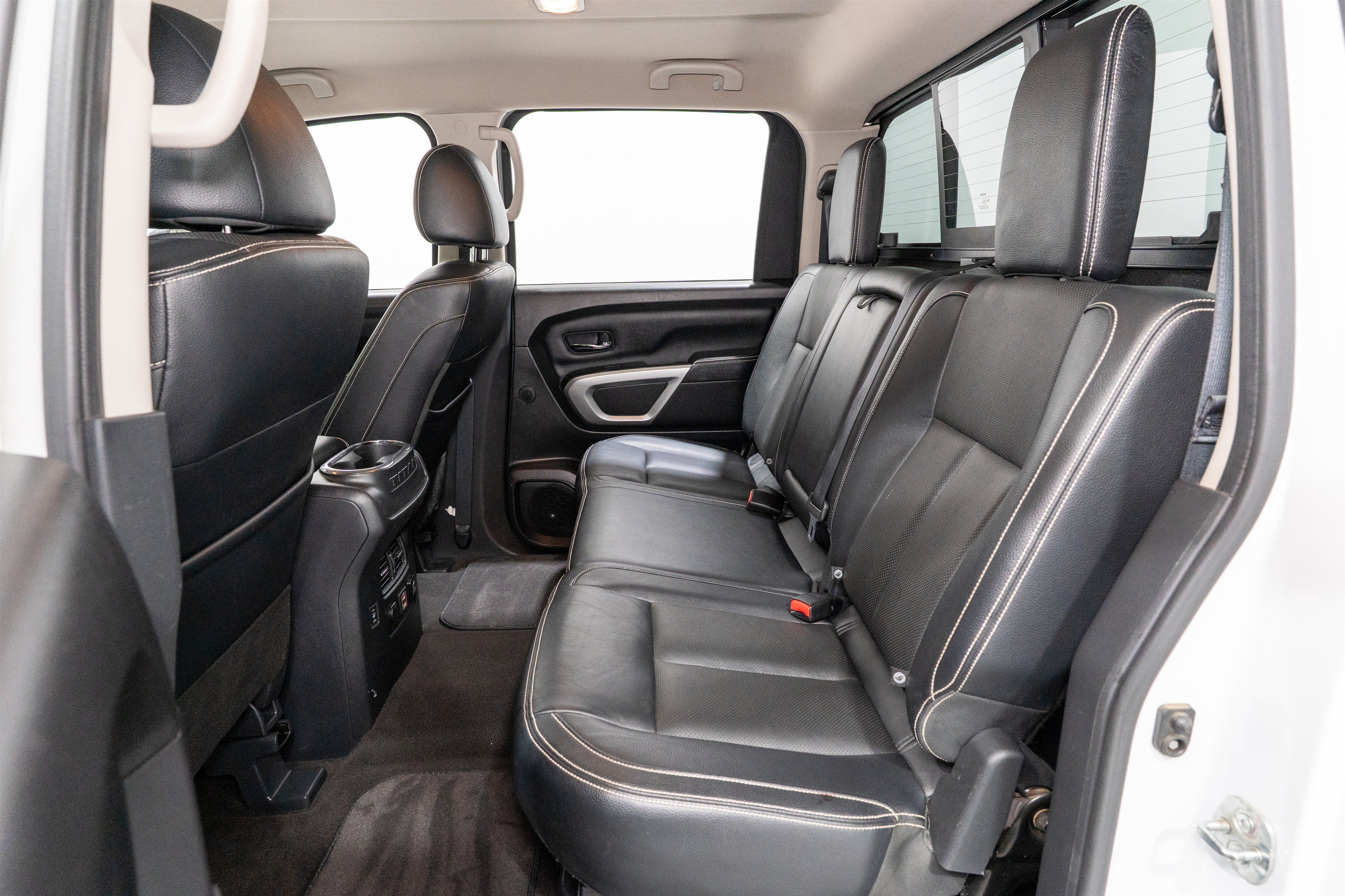 Used 2019 Nissan Titan PRO-4X w/ Pro-4x Convenience Package AWD/4WD image 36