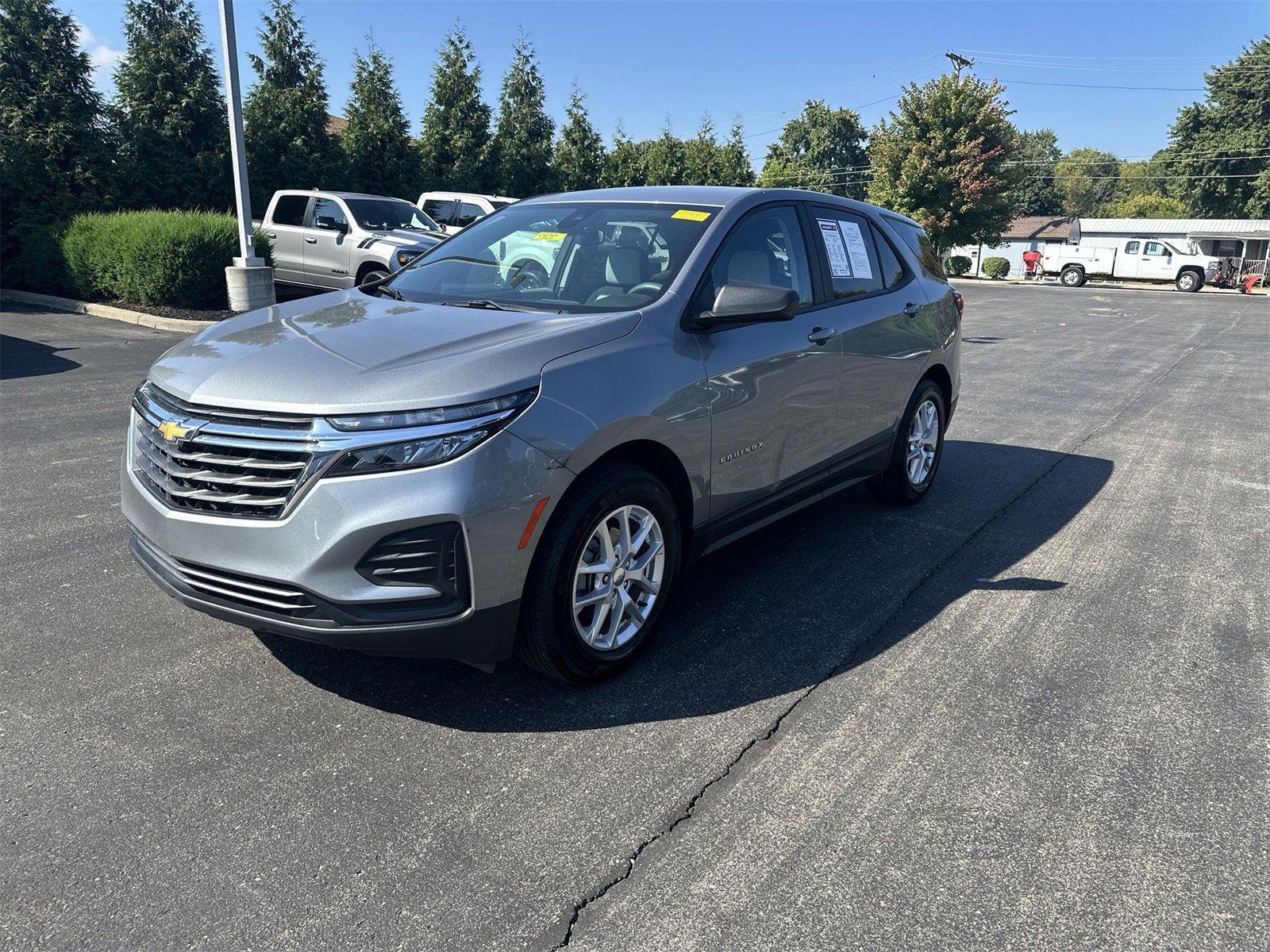 Used 2023 Chevrolet Equinox LS w/ LS Convenience Package image 4