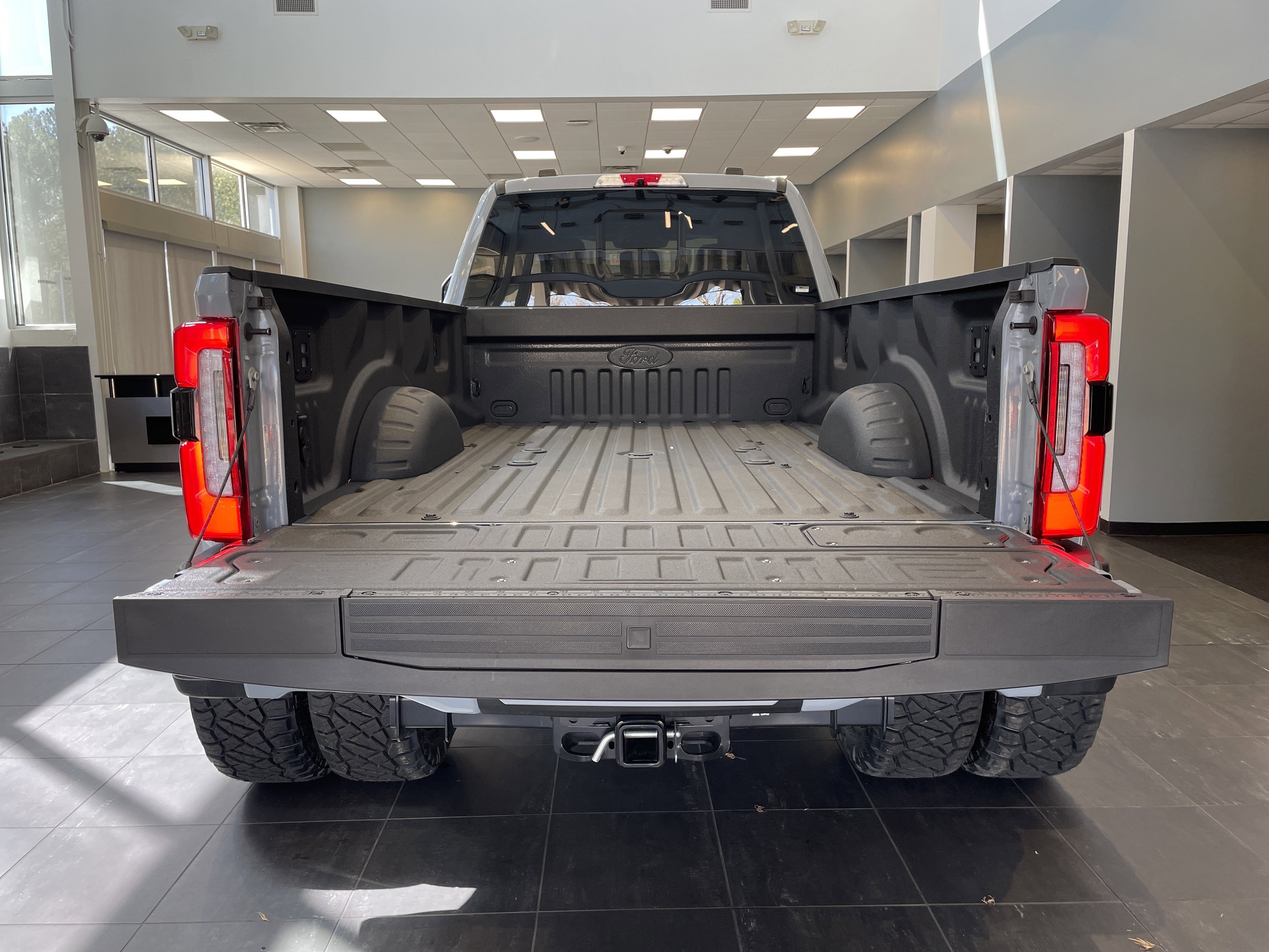 Used 2025 Ford F450 Platinum w/ Platinum Plus Package image 39