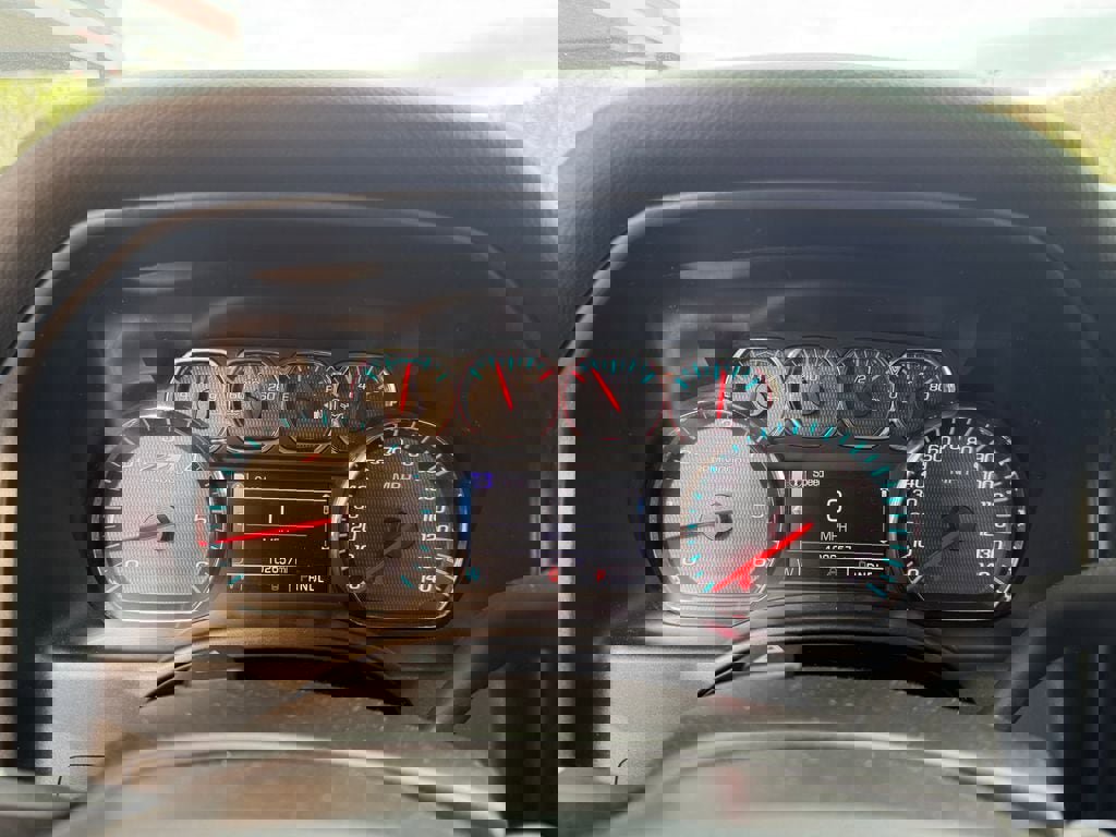 Used 2018 Chevrolet Silverado 1500 LT w/ Midnight Edition image 14