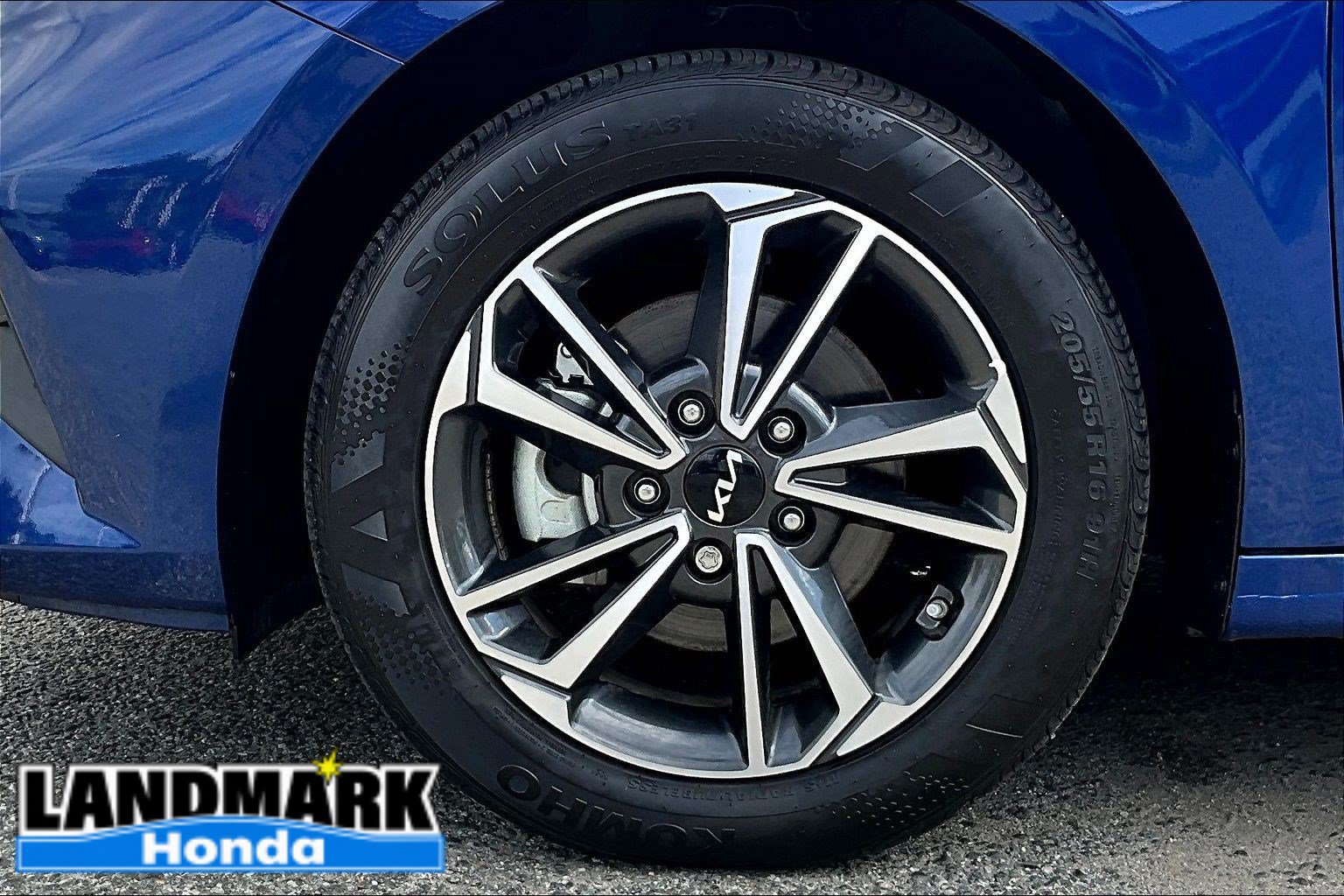 Used 2023 Kia Forte LXS w/ LXS Technology Package FWD image 8