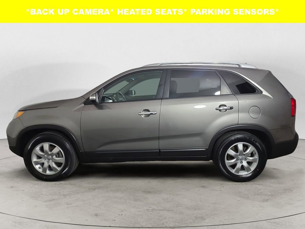 Used 2013 Kia Sorento LX w/ Convenience Pkg image 2