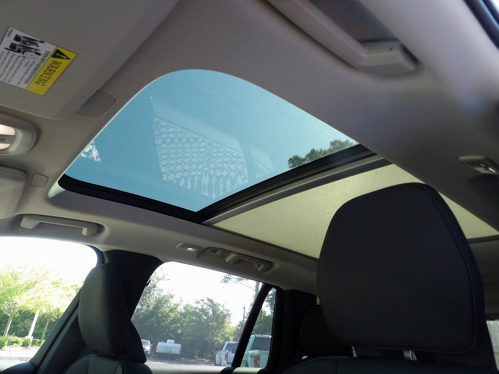 New 2025 Volvo XC90 B6 Plus w/ Protection Package Premier image 12