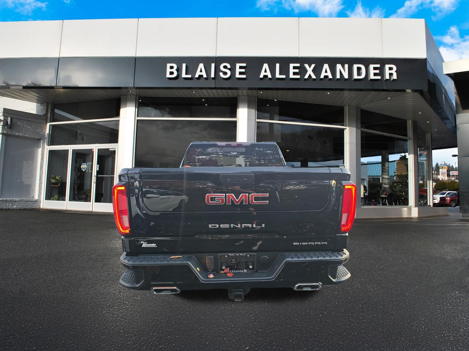 Used 2021 GMC Sierra 1500 Denali w/ Denali Ultimate Package AWD/4WD image 4