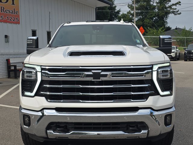 Used 2025 Chevrolet Silverado 2500 LTZ w/ LTZ Convenience Package AWD/4WD image 8