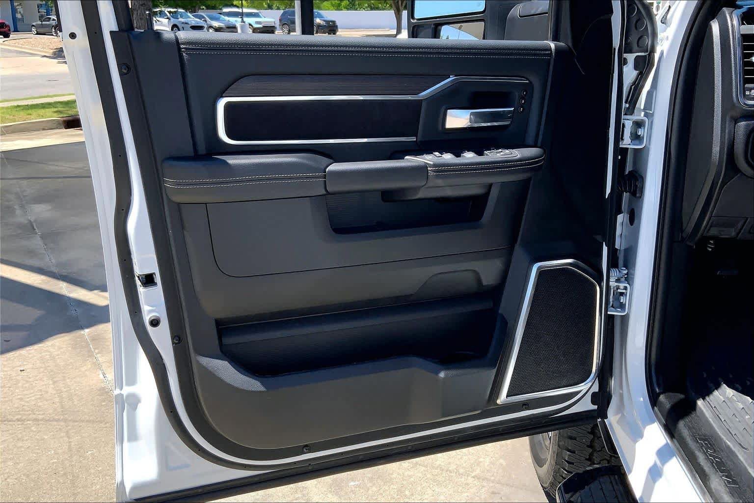 New 2026 RAM 2500 Laramie AWD/4WD image 10