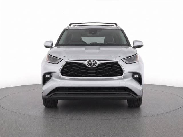 Used 2023 Toyota Highlander XLE AWD/4WD image 5