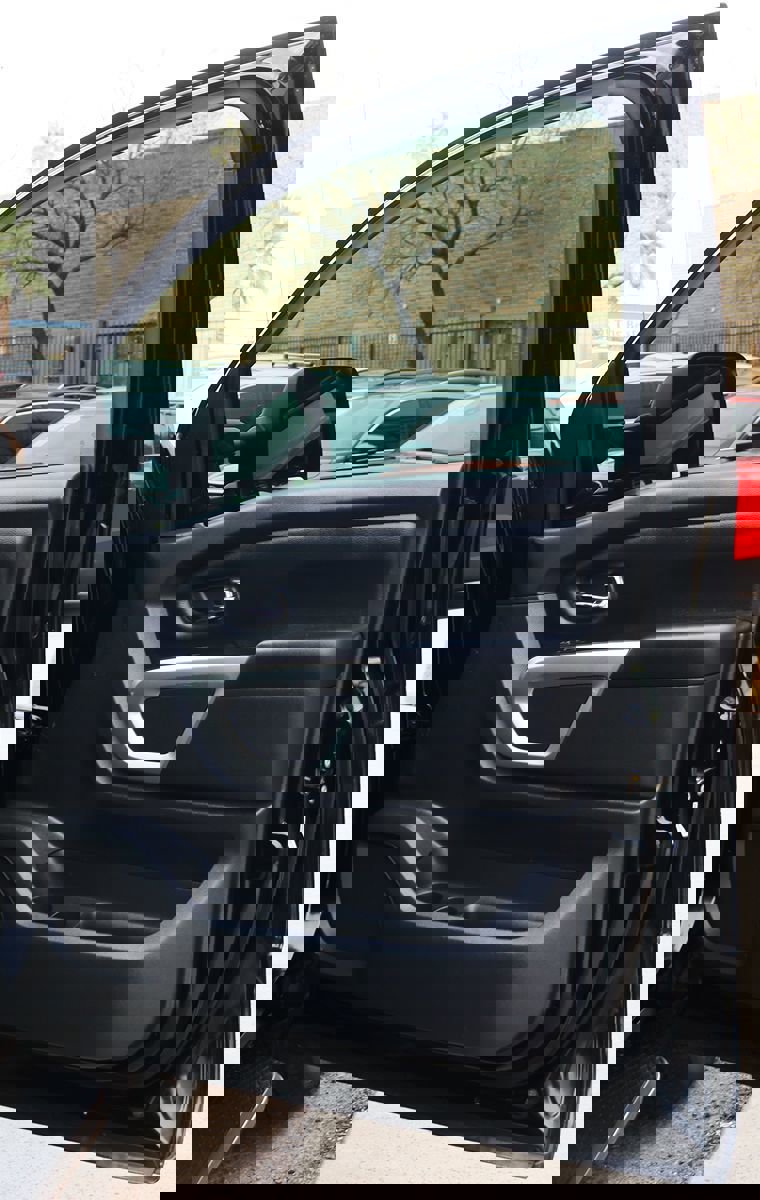 Used 2020 Nissan Titan SV w/ SV Convenience Package image 29