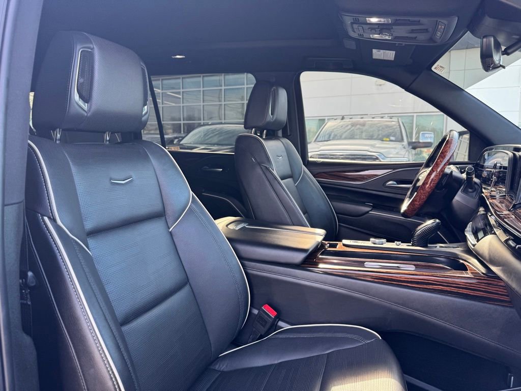 Used 2024 Cadillac Escalade ESV Premium Luxury w/ Performance Package image 20