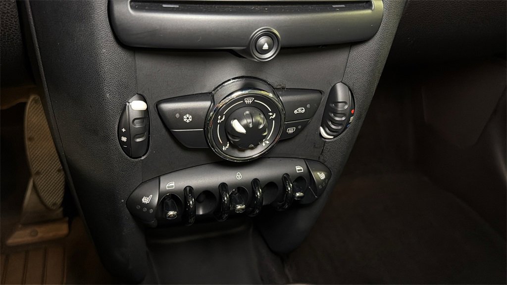 Used 2011 MINI Cooper Hardtop image 24