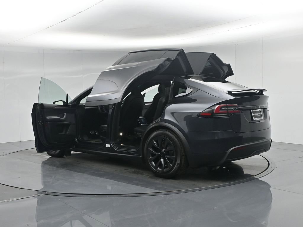 Used 2024 Tesla Model X image 30