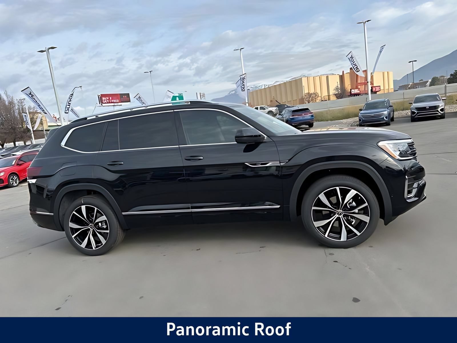 New 2026 Volkswagen Atlas SEL Premium R-Line AWD/4WD image 5