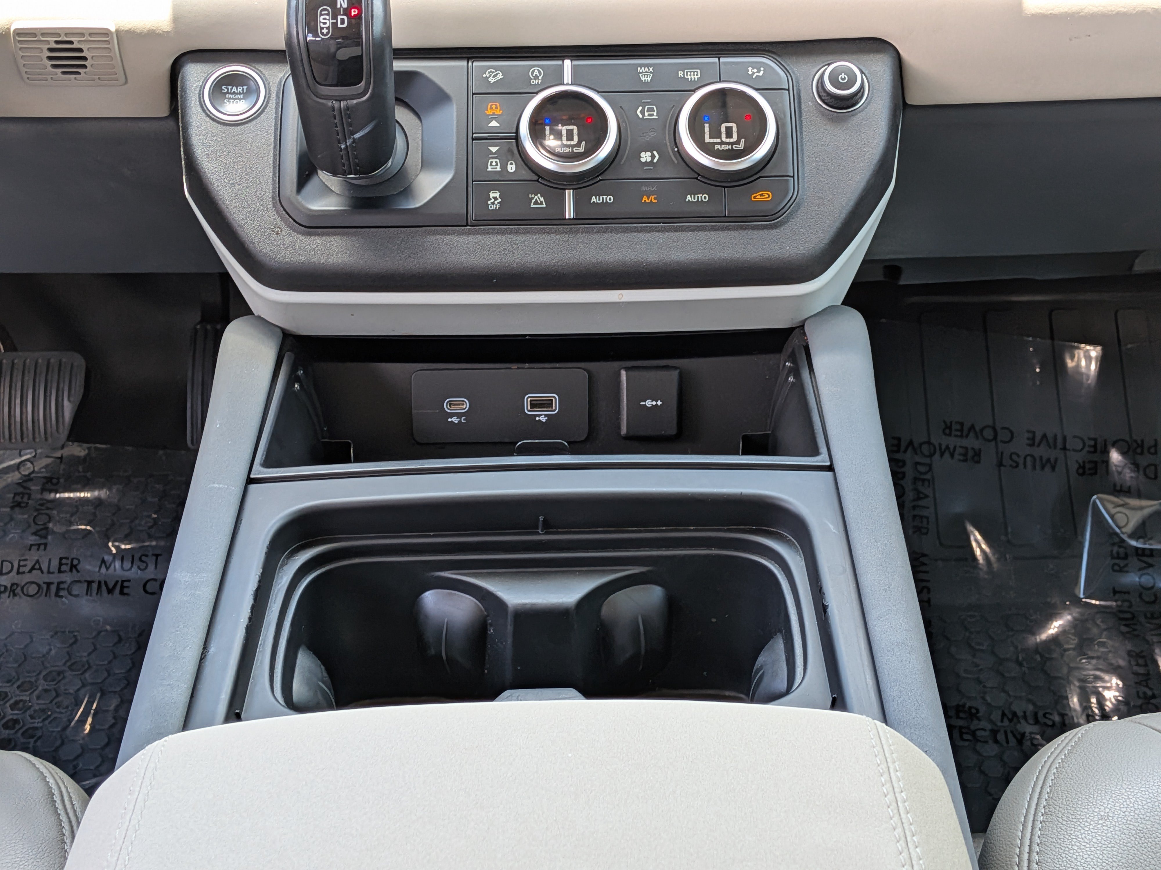 Used 2023 Land Rover Defender 110 SE AWD/4WD image 20