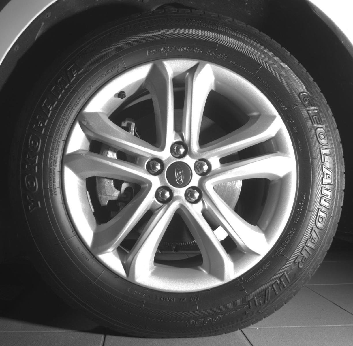 Used 2019 Ford Edge SEL FWD image 9