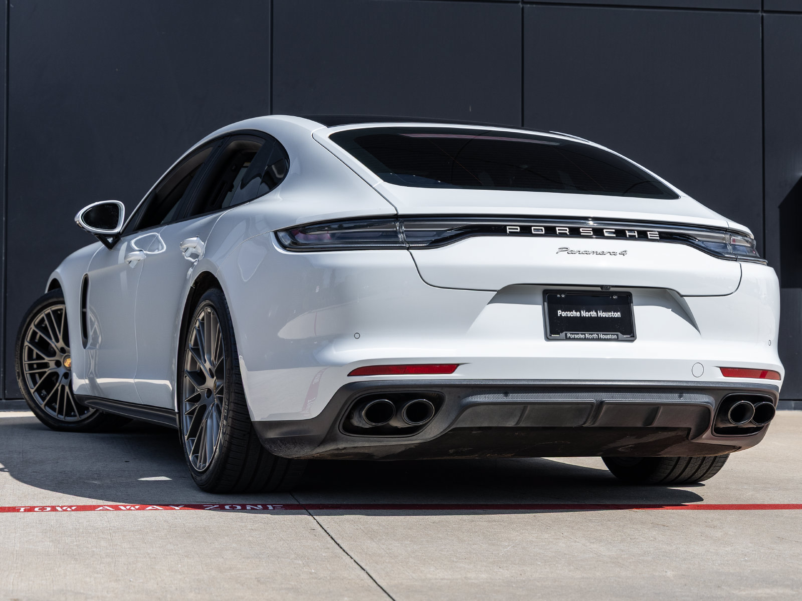 Certified 2023 Porsche Panamera 4 Platinum Edition AWD/4WD image 3