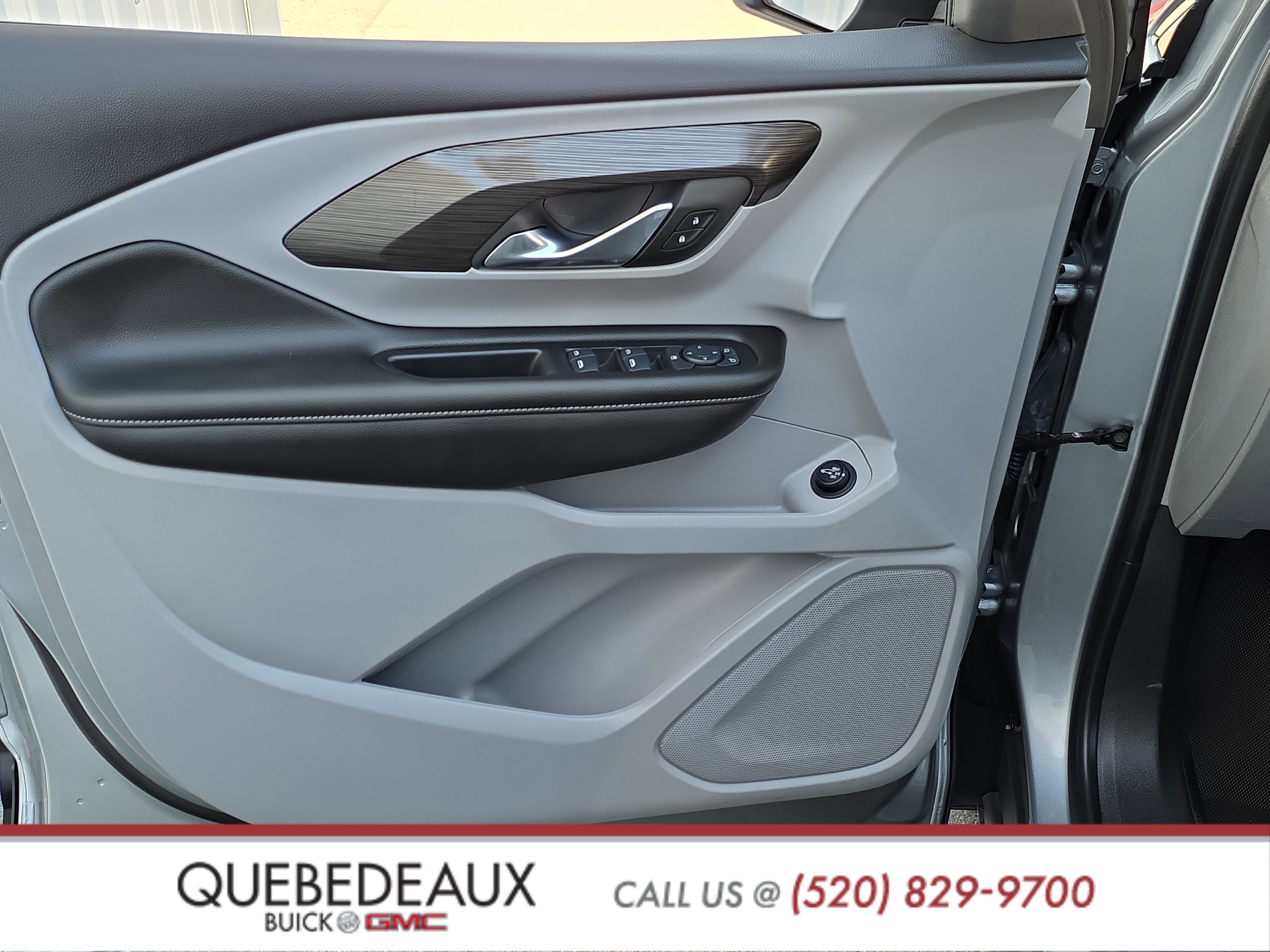 Used 2024 GMC Terrain SLE w/ Driver Convenience Package image 12