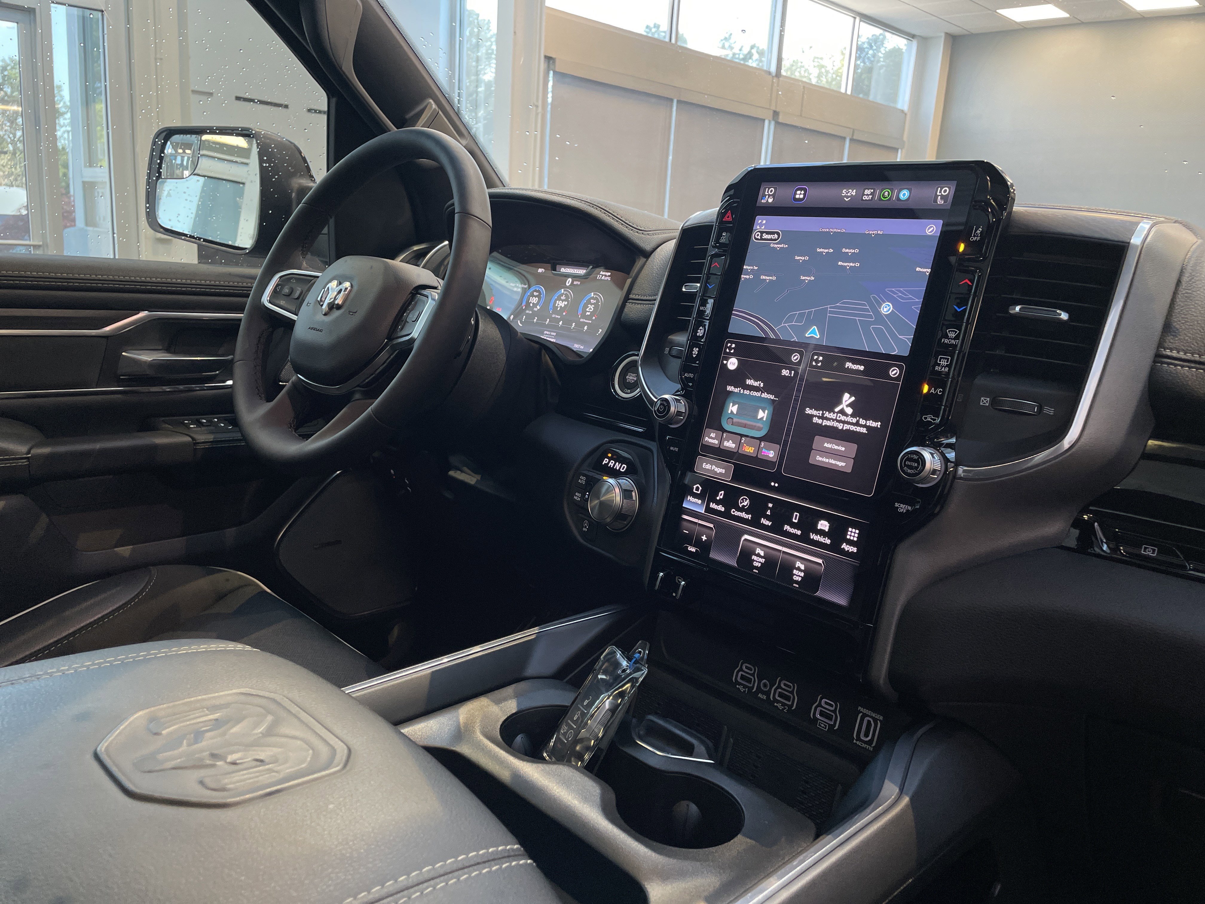 Used 2025 RAM 1500 Laramie w/ Night Edition image 32