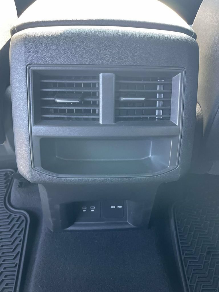 Certified 2023 Volkswagen Atlas Cross Sport SEL R-Line AWD/4WD image 12