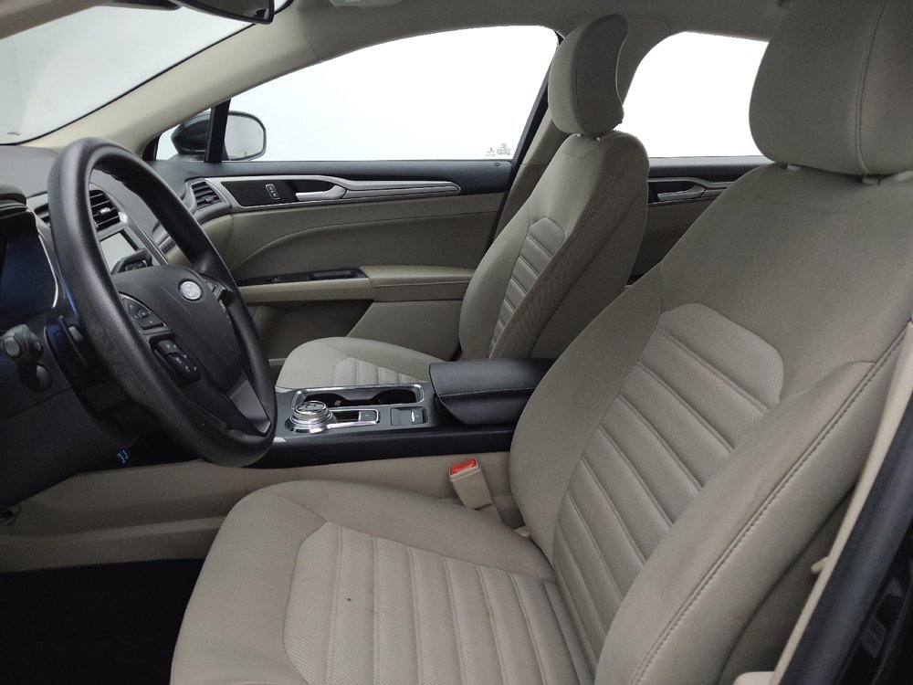 Used 2019 Ford Fusion SE image 17