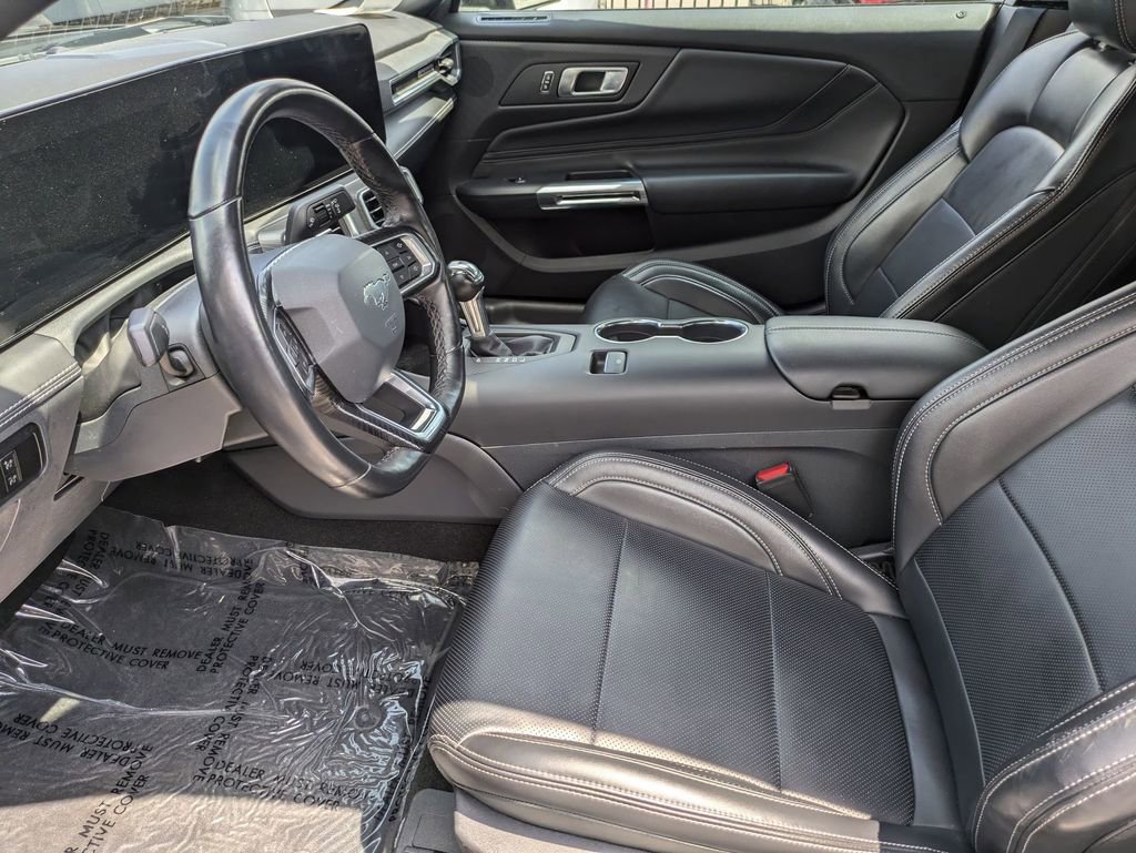 Used 2025 Ford Mustang Premium image 23