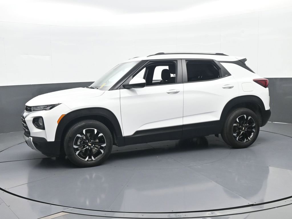 Used 2023 Chevrolet TrailBlazer LT image 2