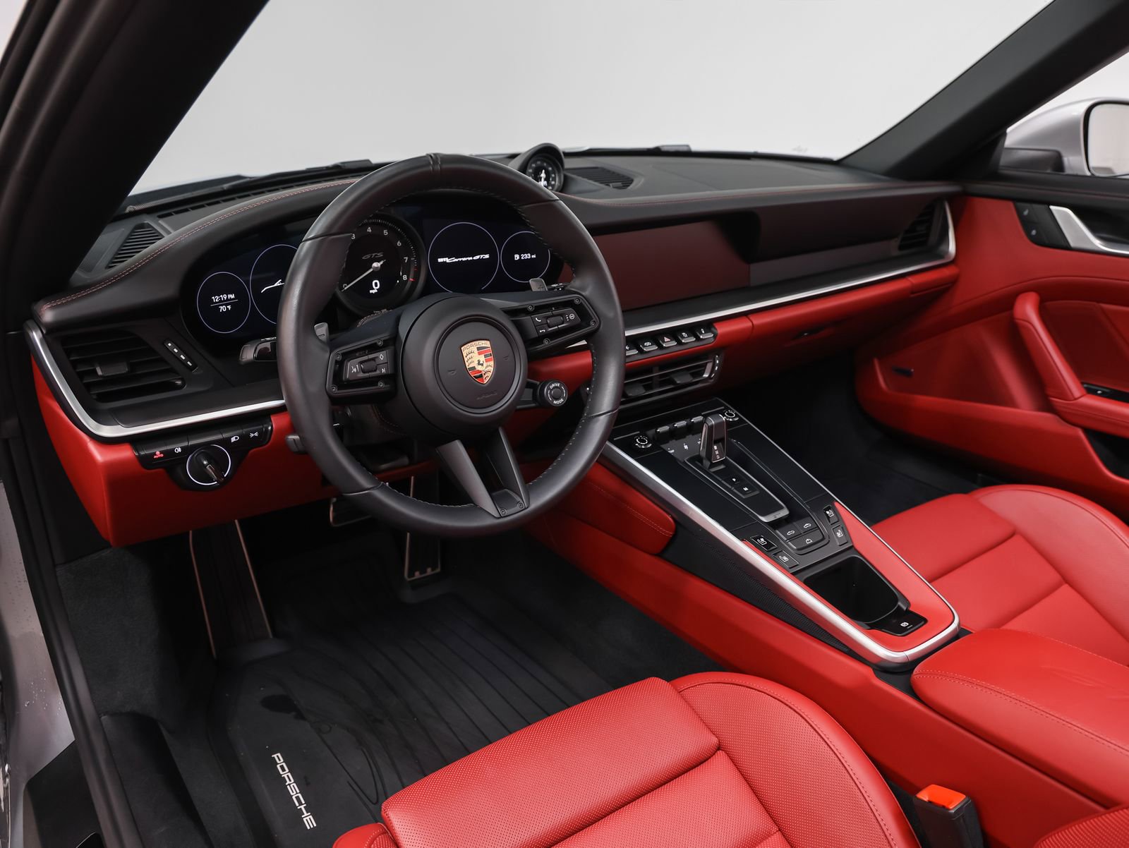 Certified 2024 Porsche 911 Carrera GTS RWD image 4