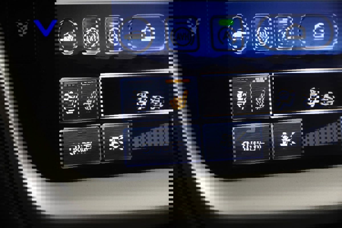 Used 2025 Subaru Outback Touring XT image 8