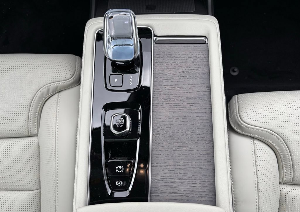 New 2026 Volvo XC90 B6 Ultra w/ Protection Package AWD/4WD image 13