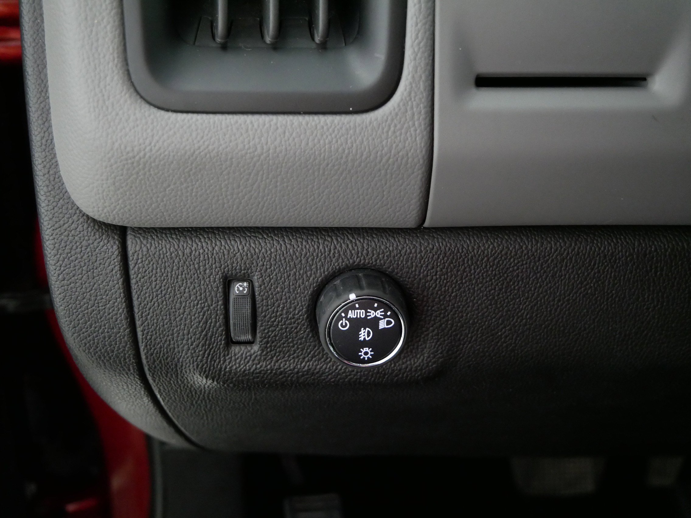 Certified 2015 Chevrolet Colorado LT w/ LT Convenience Package image 26