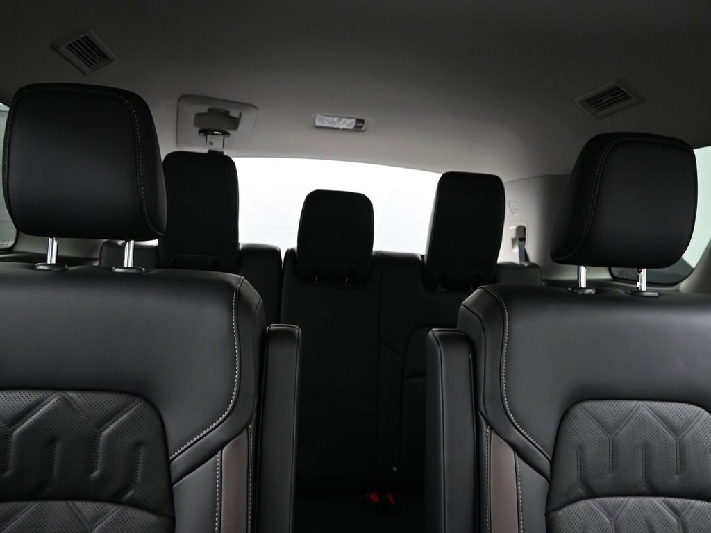 New 2026 Nissan Pathfinder Platinum FWD image 25