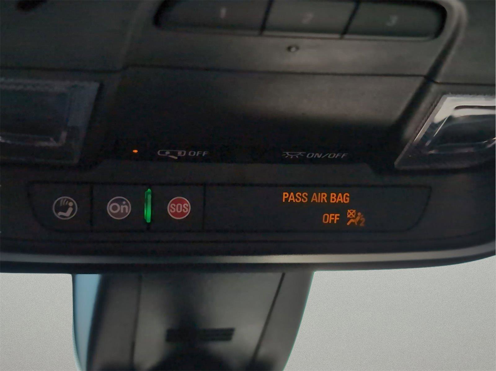 Used 2023 Chevrolet Traverse RS FWD image 17