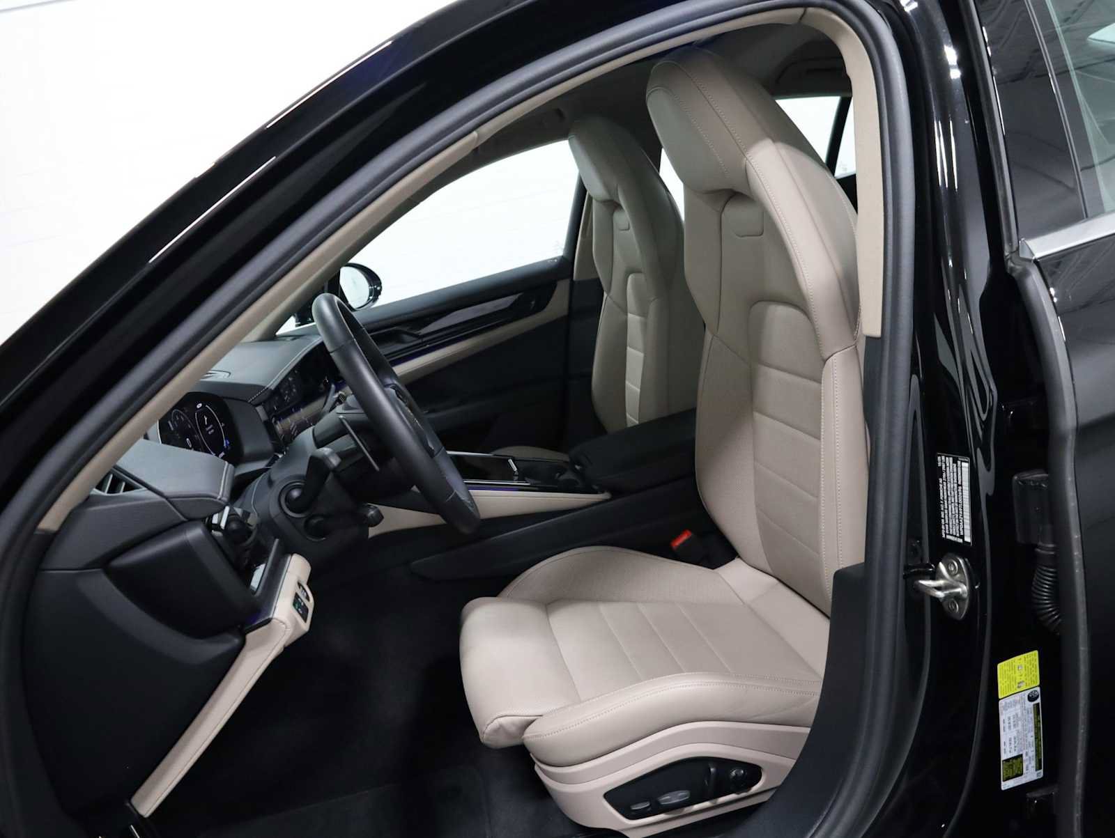 Certified 2026 Porsche Panamera RWD image 5