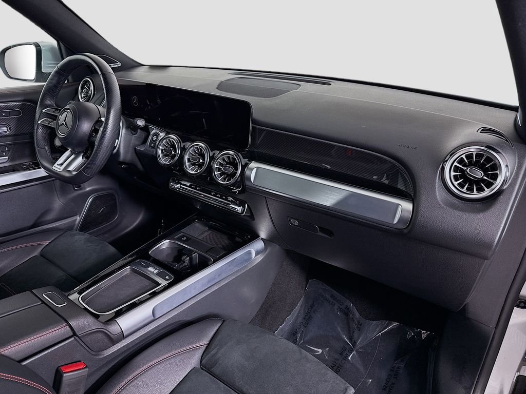 Used 2024 Mercedes-Benz GLB 35 AMG 4MATIC image 29
