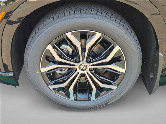 New 2026 Toyota Crown Signia AWD/4WD image 10