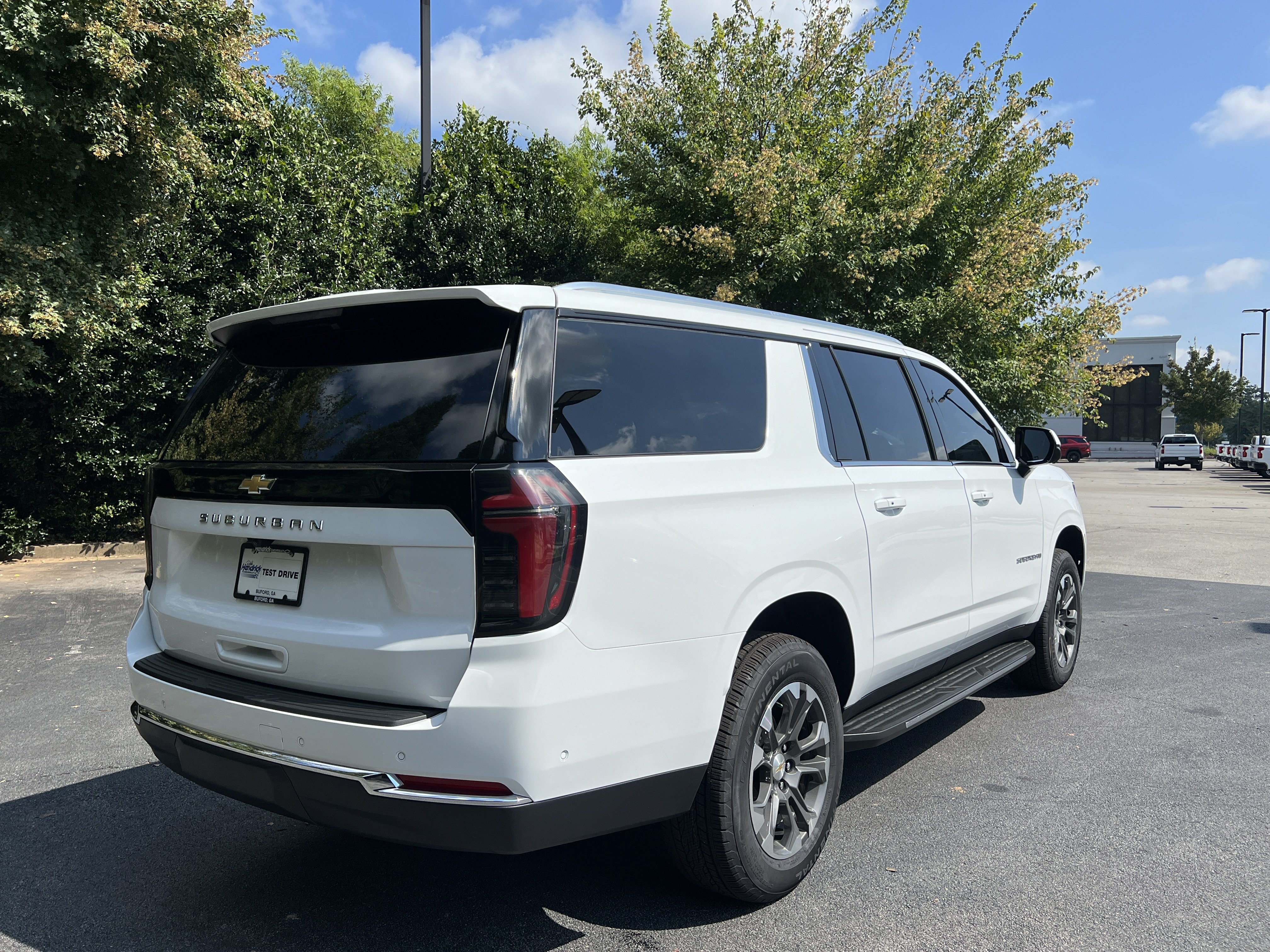 New 2026 Chevrolet Suburban LS w/ LPO, Get Active Package AWD/4WD image 9