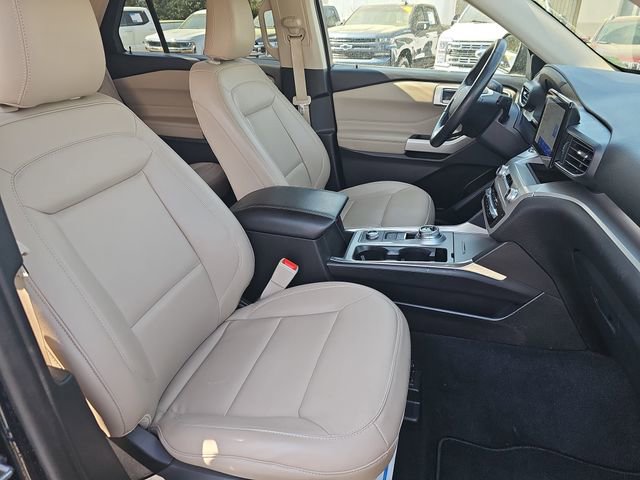 Used 2022 Ford Explorer XLT w/ Equipment Group 202A image 11