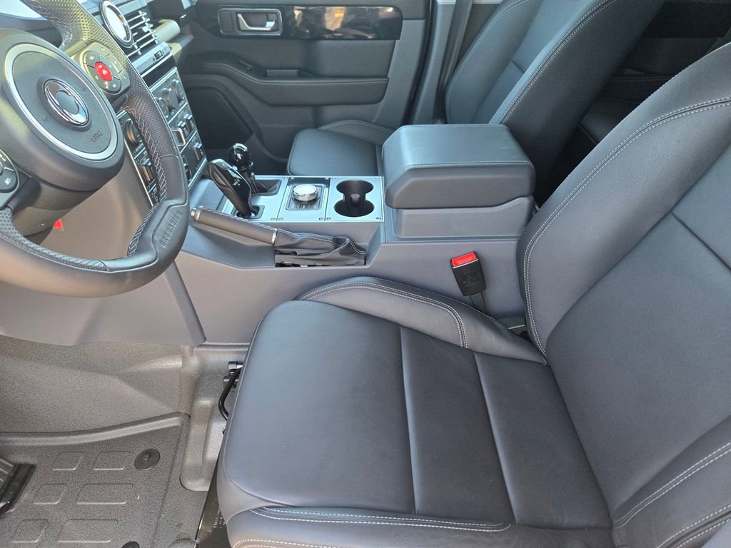 Used 2025 INEOS Grenadier Fieldmaster Edition image 12