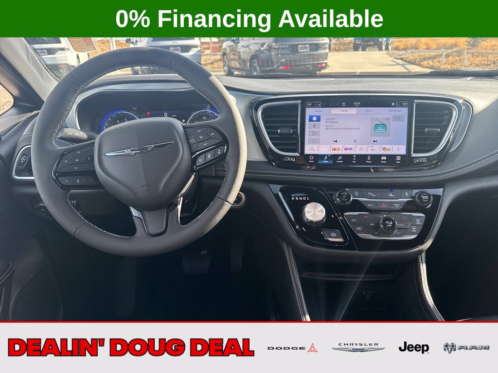 New 2026 Chrysler Pacifica Limited w/ S Appearance Package AWD/4WD image 9
