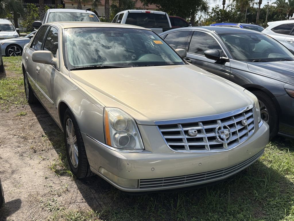 Used 2008 Cadillac DTS FWD image 1