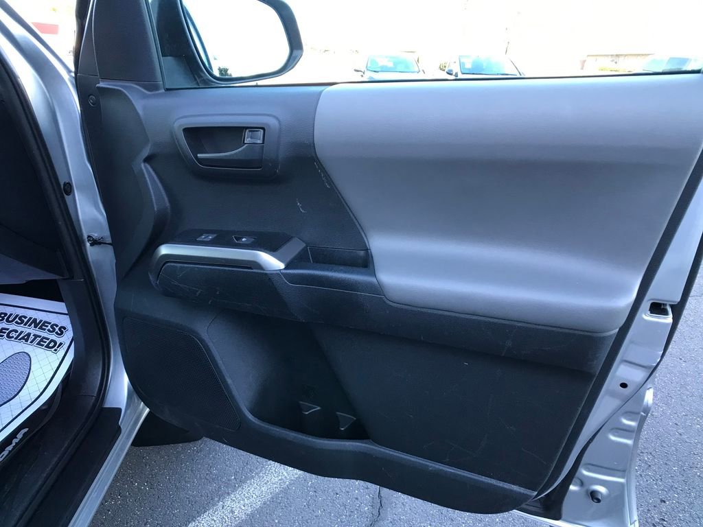 Used 2020 Toyota Tacoma SR5 image 26