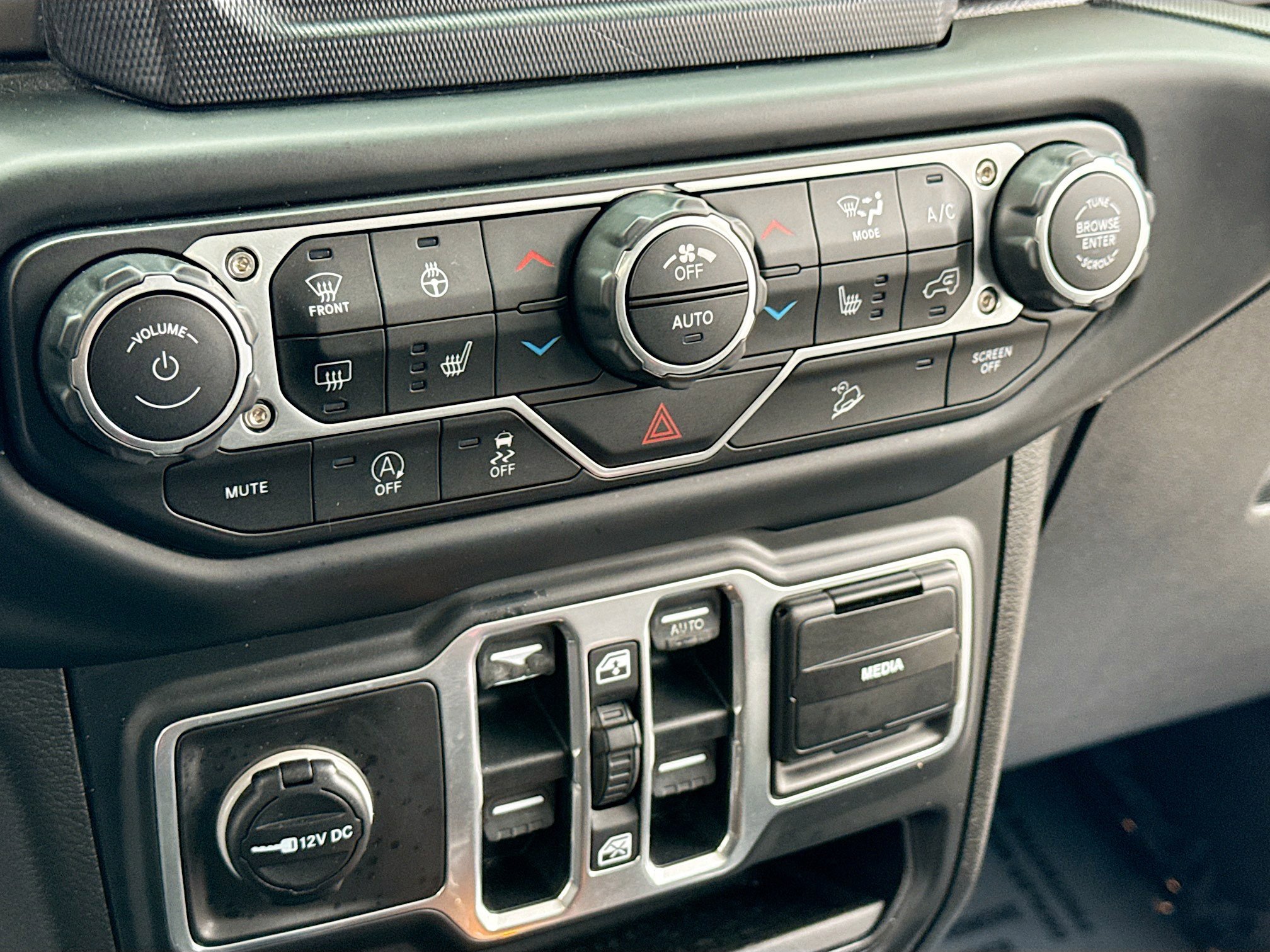 Used 2018 Jeep Wrangler Unlimited Sport S image 10