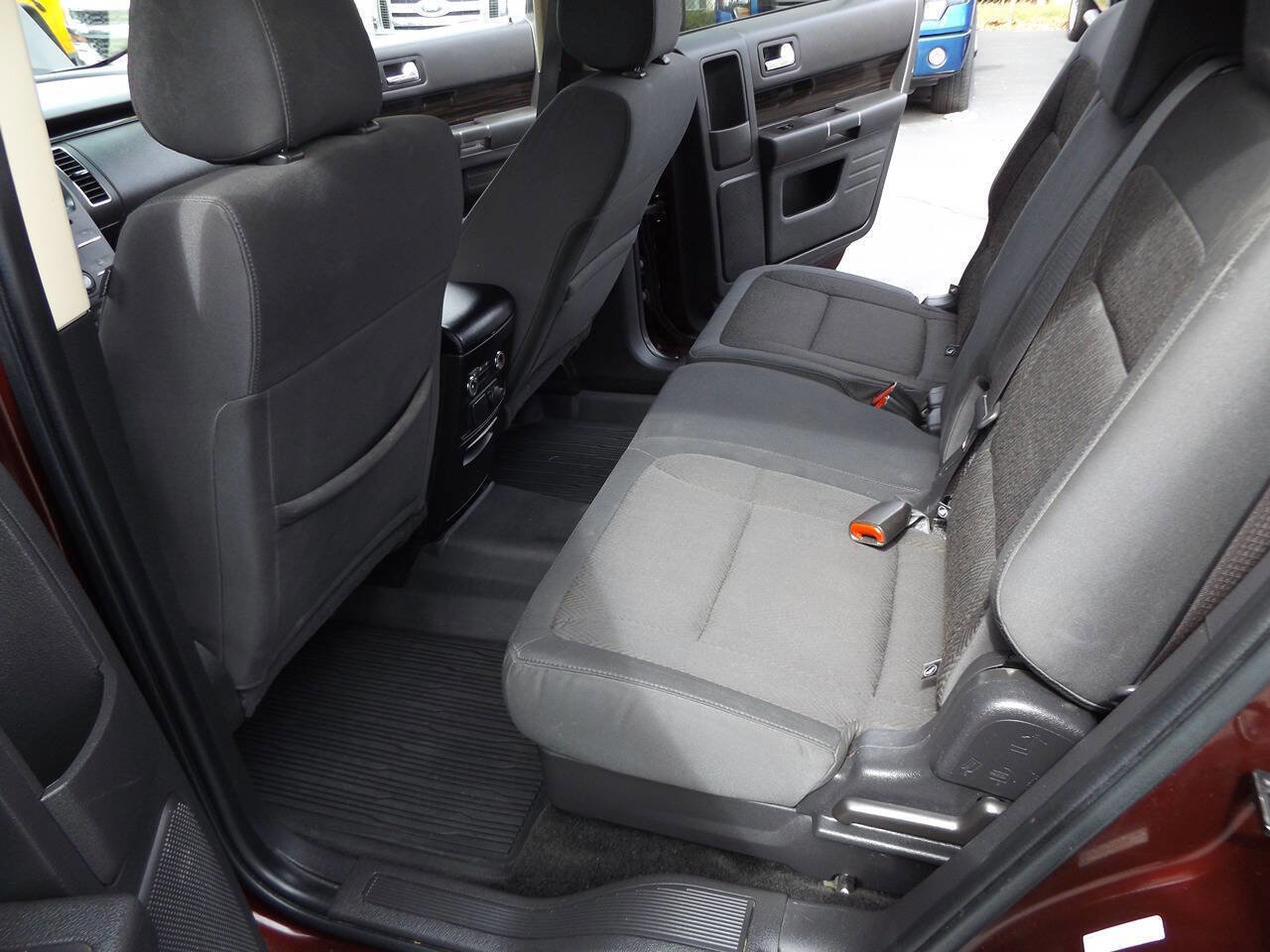 Used 2018 Ford Flex SEL image 17