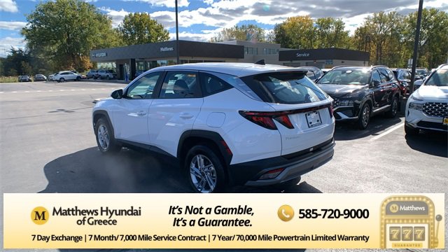 Certified 2025 Hyundai Tucson SE image 3