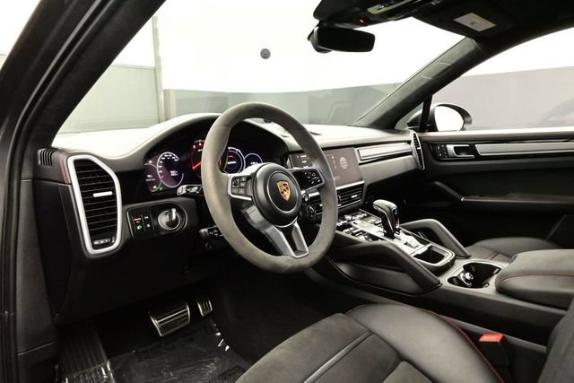 Certified 2023 Porsche Cayenne GTS AWD/4WD image 4