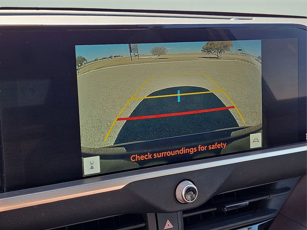 Used 2023 Toyota Crown Limited image 29