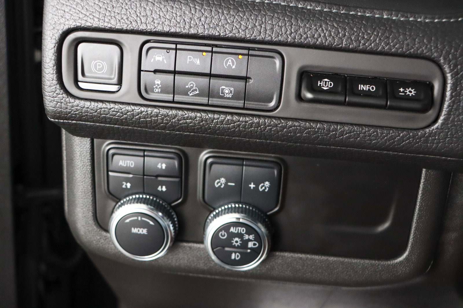 Used 2023 GMC Yukon Denali AWD/4WD image 23