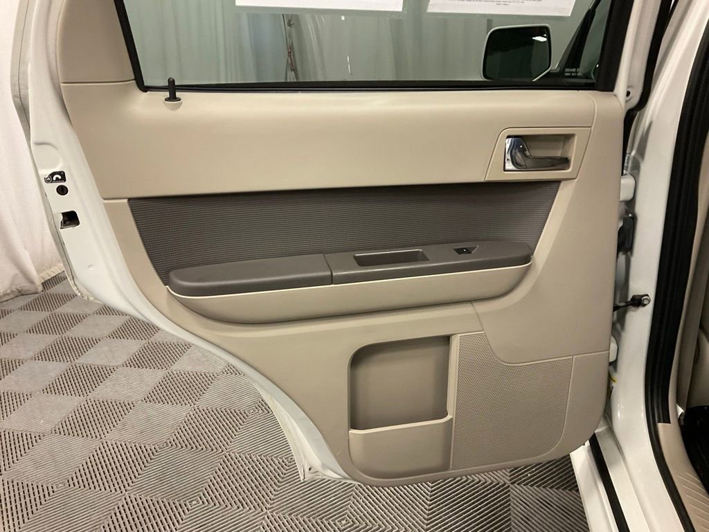 Used 2009 Mercury Mariner Premier image 28