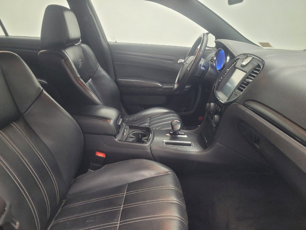 Used 2014 Chrysler 300 S AWD/4WD image 21