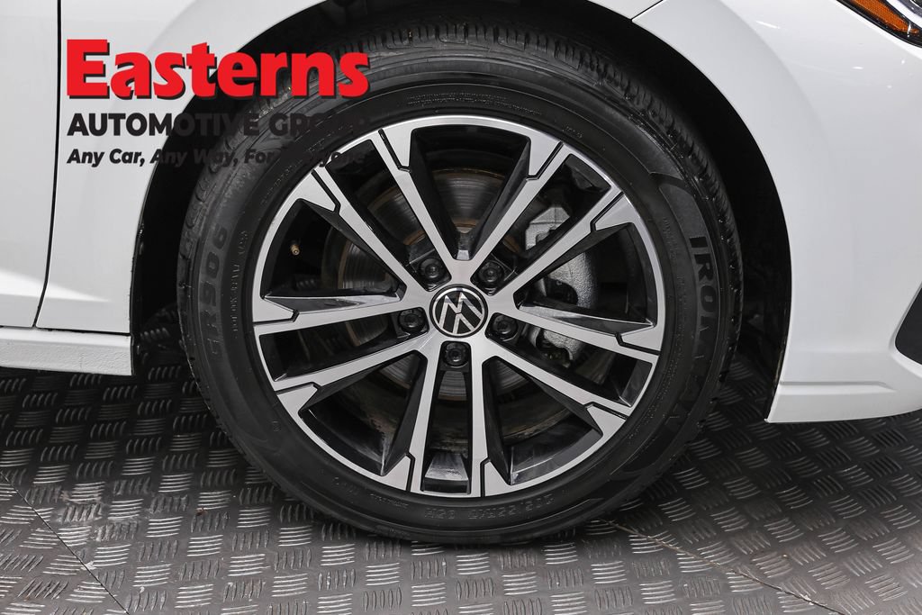 Used 2025 Volkswagen Jetta Sport FWD image 31
