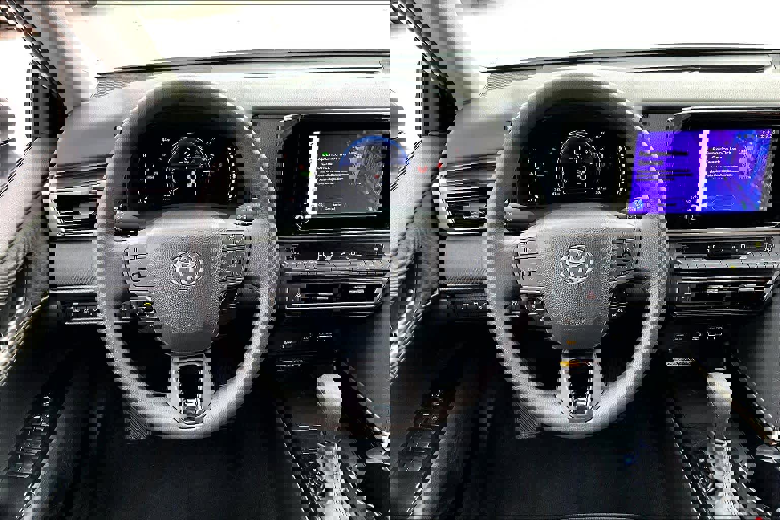 Used 2025 Toyota Camry LE image 6